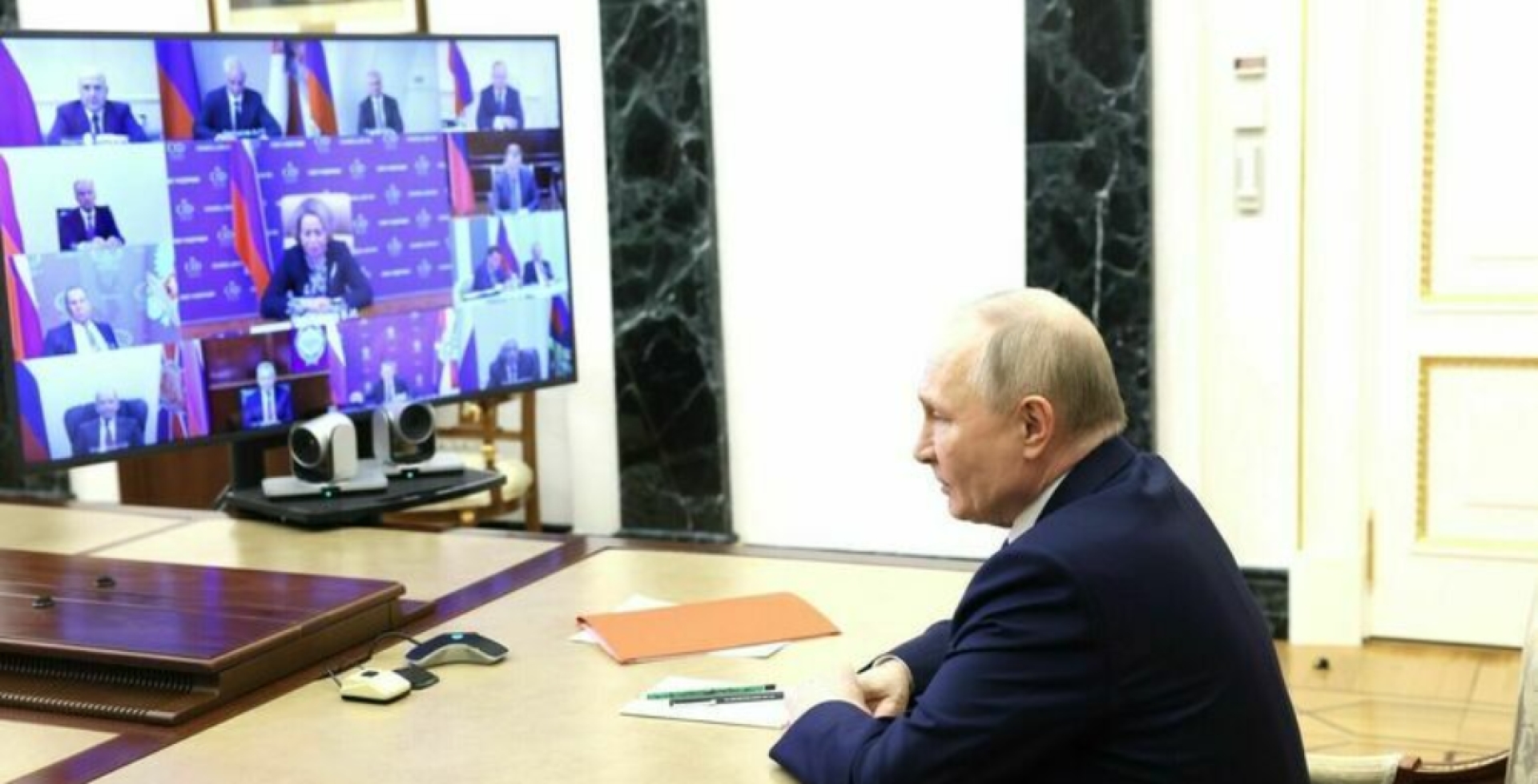 Путин обсудил с членами Сосбеза вопросы связанные с обеспечением внутренней стабильности
