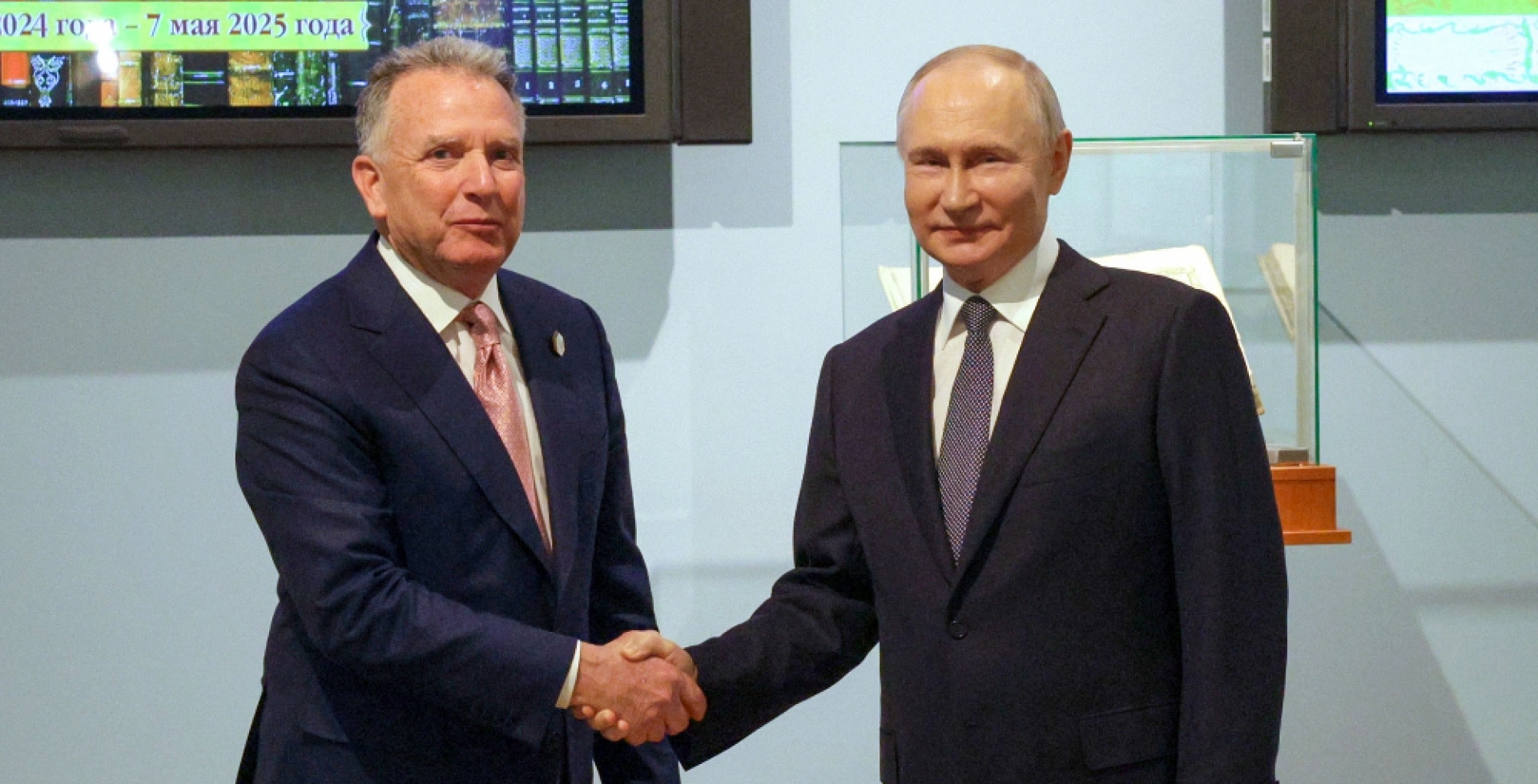 Песков назвал чрезвычайно полезными контакты Путина и Уиткоффа